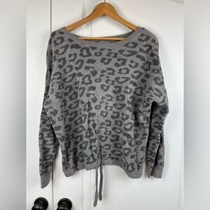 Barefoot Dreams Animal Print Sweatshirt Size Medium Cozy Chic Ultra